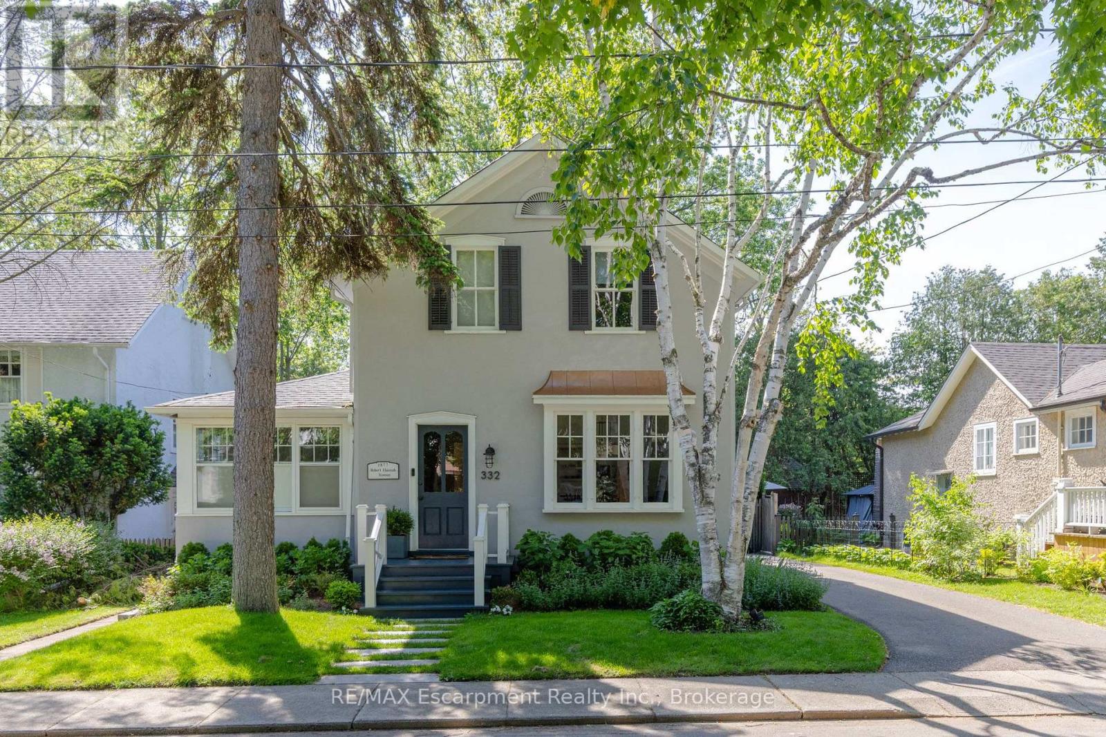 332 Palmer Avenue, Oakville, Ontario  L6J 1T3 - Photo 2 - W13832032