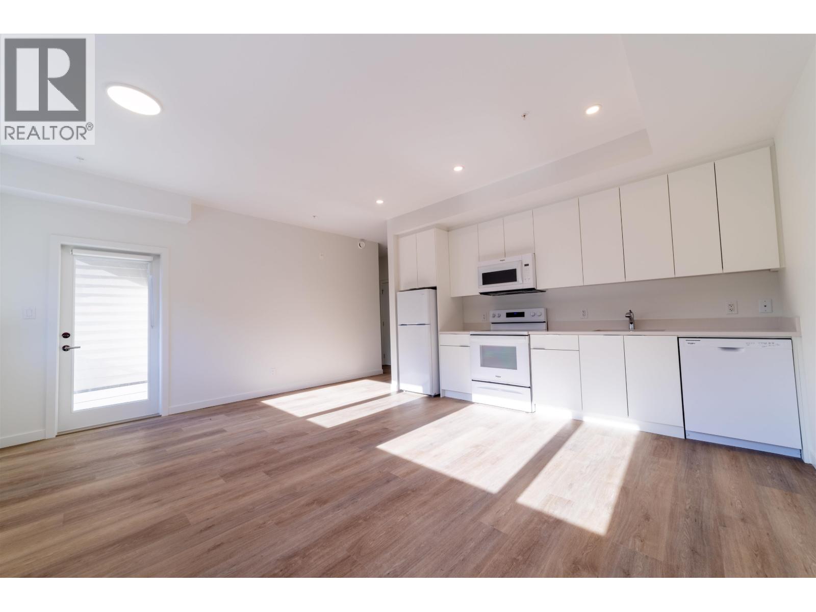 202 39180 Finch Place, Squamish, British Columbia  V8B 1G8 - Photo 2 - R3169882