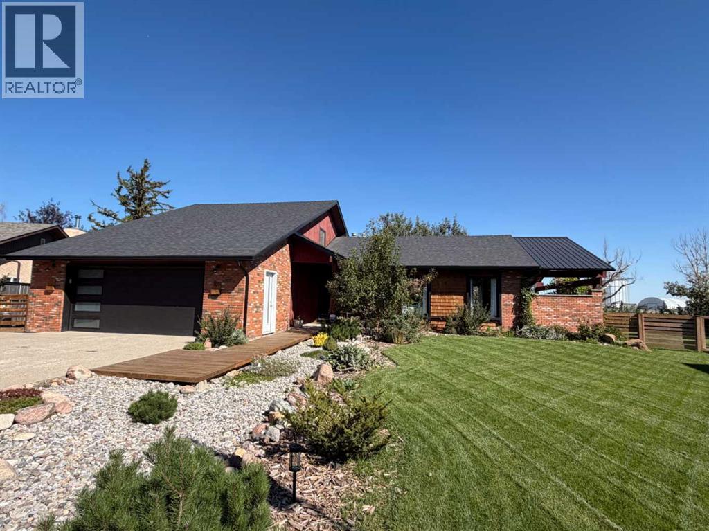 101 3 Street S, Picture Butte, Alberta  T0K 1V0 - Photo 1 - A2348285
