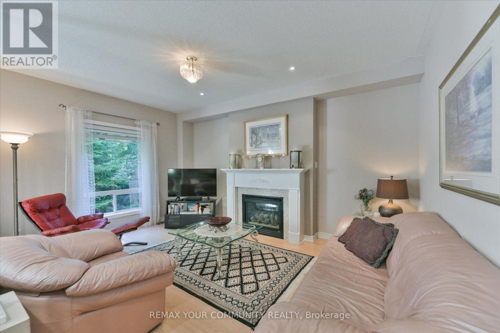 153 Estate Garden Drive, Richmond Hill, Ontario  L4E 3X8 - Photo 15 - N13832408