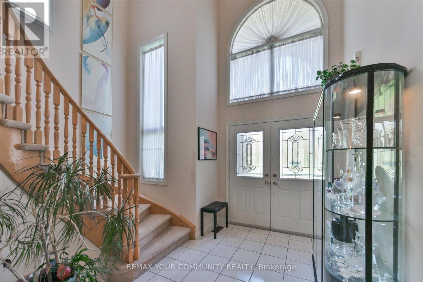 153 Estate Garden Drive, Richmond Hill, Ontario  L4E 3X8 - Photo 2 - N13832408