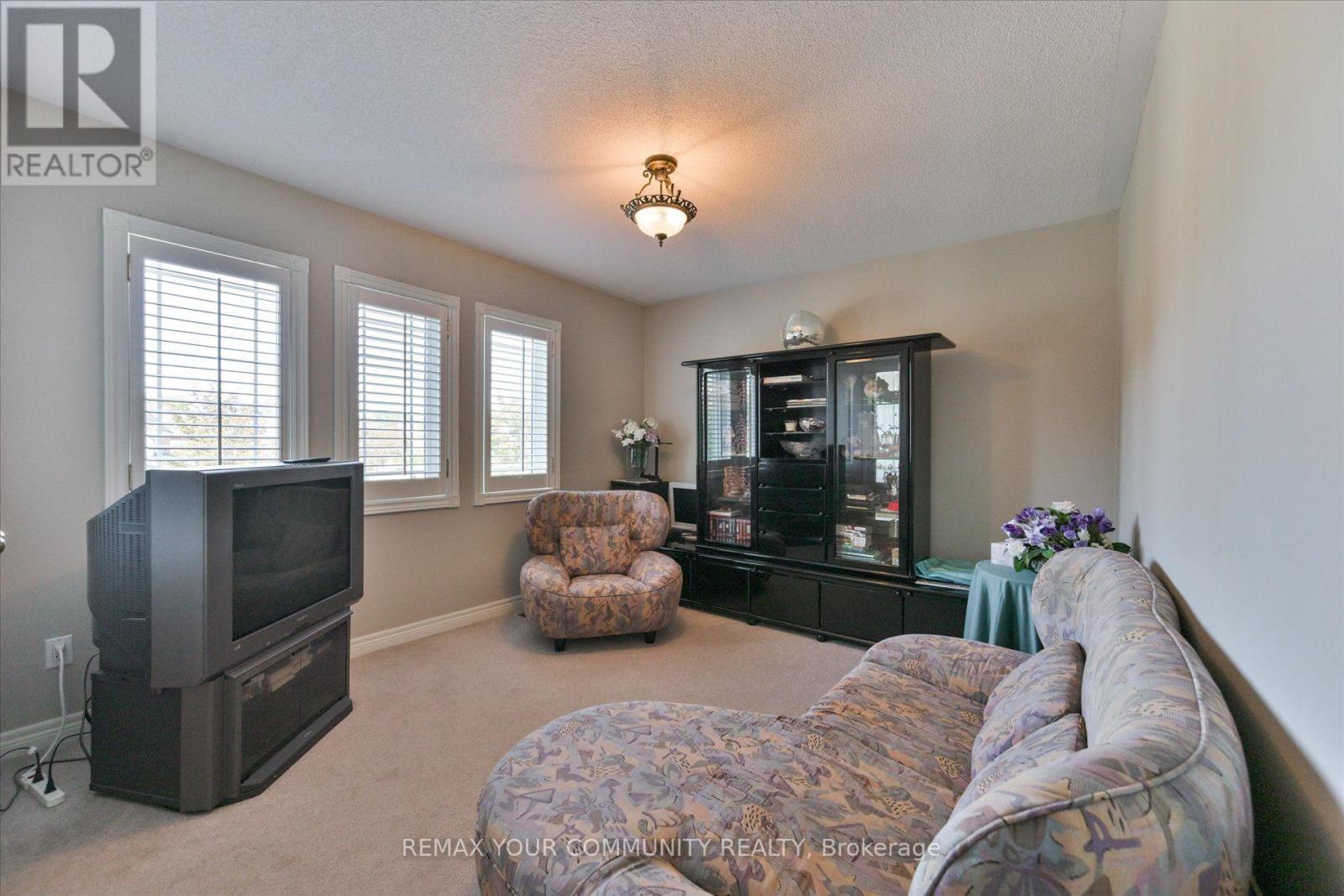 153 Estate Garden Drive, Richmond Hill, Ontario  L4E 3X8 - Photo 29 - N13832408