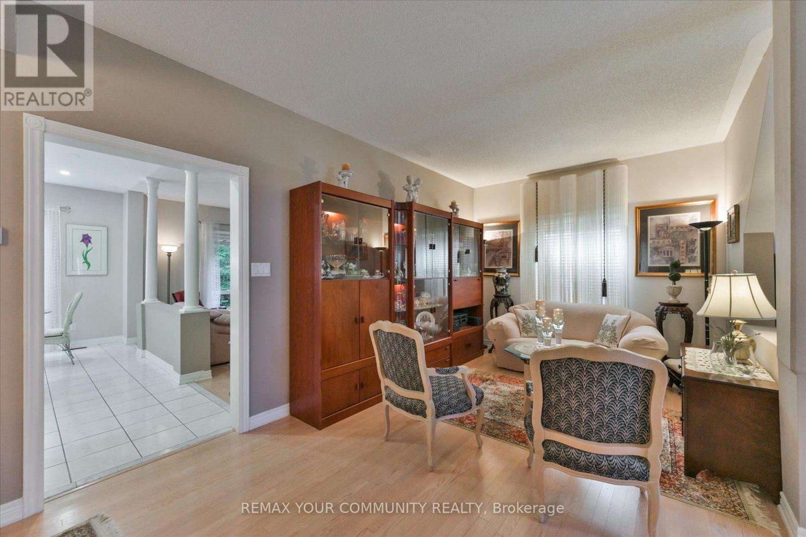 153 Estate Garden Drive, Richmond Hill, Ontario  L4E 3X8 - Photo 5 - N13832408