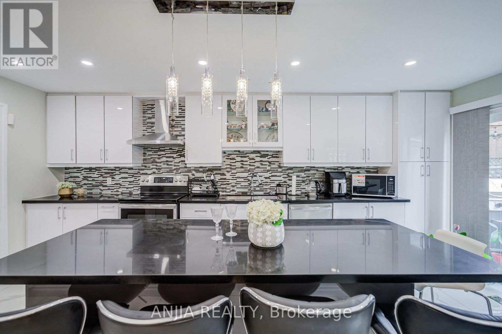 39 Millcroft Way, Vaughan, Ontario  L4J 6P2 - Photo 14 - N13809772
