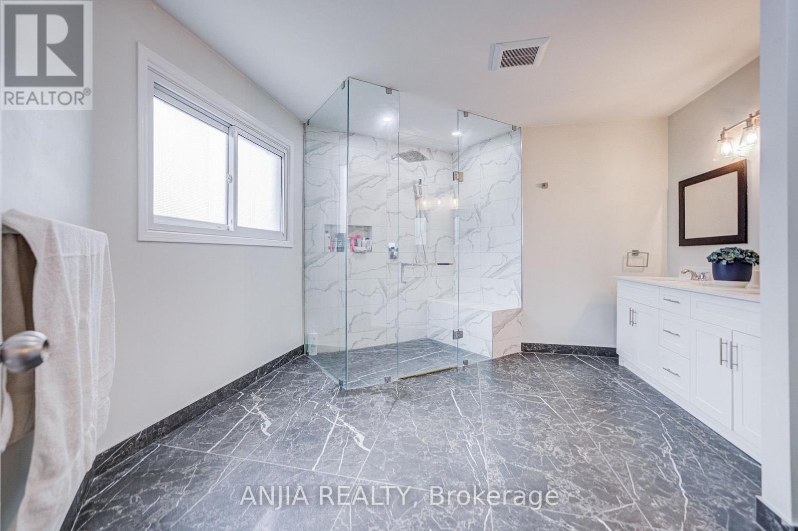 39 Millcroft Way, Vaughan, Ontario  L4J 6P2 - Photo 26 - N13809772