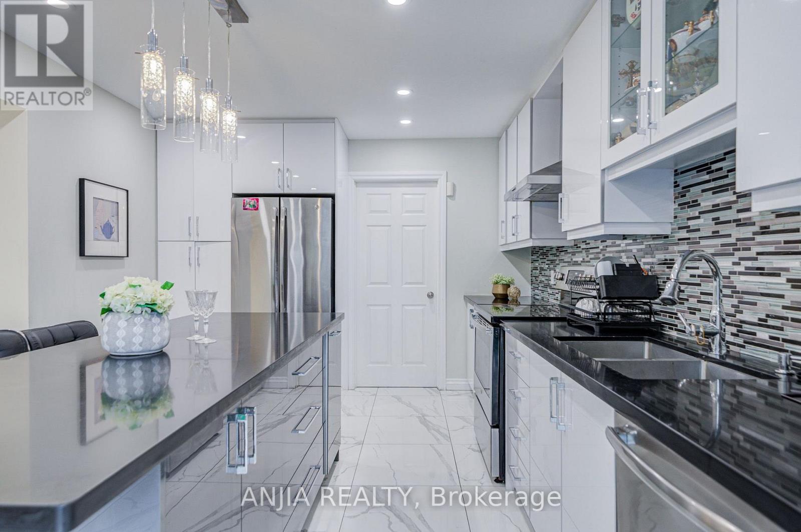 39 Millcroft Way, Vaughan, Ontario  L4J 6P2 - Photo 15 - N13809772
