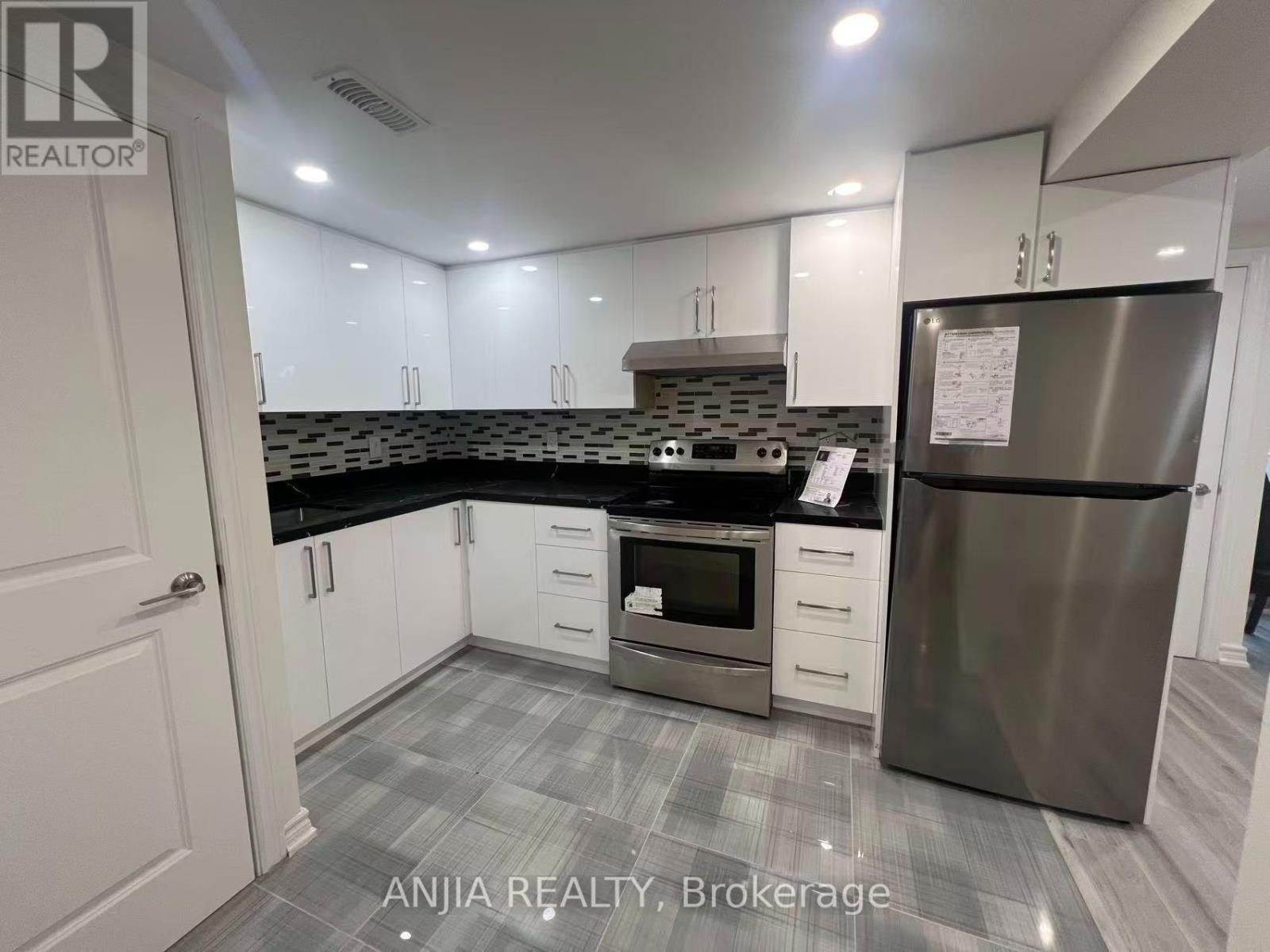 39 Millcroft Way, Vaughan, Ontario  L4J 6P2 - Photo 45 - N13809772