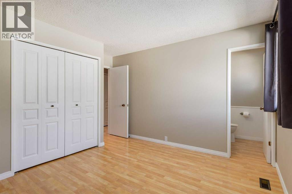 728 Canfield Place Sw, Calgary, Alberta  T2W 1K6 - Photo 18 - A2343353
