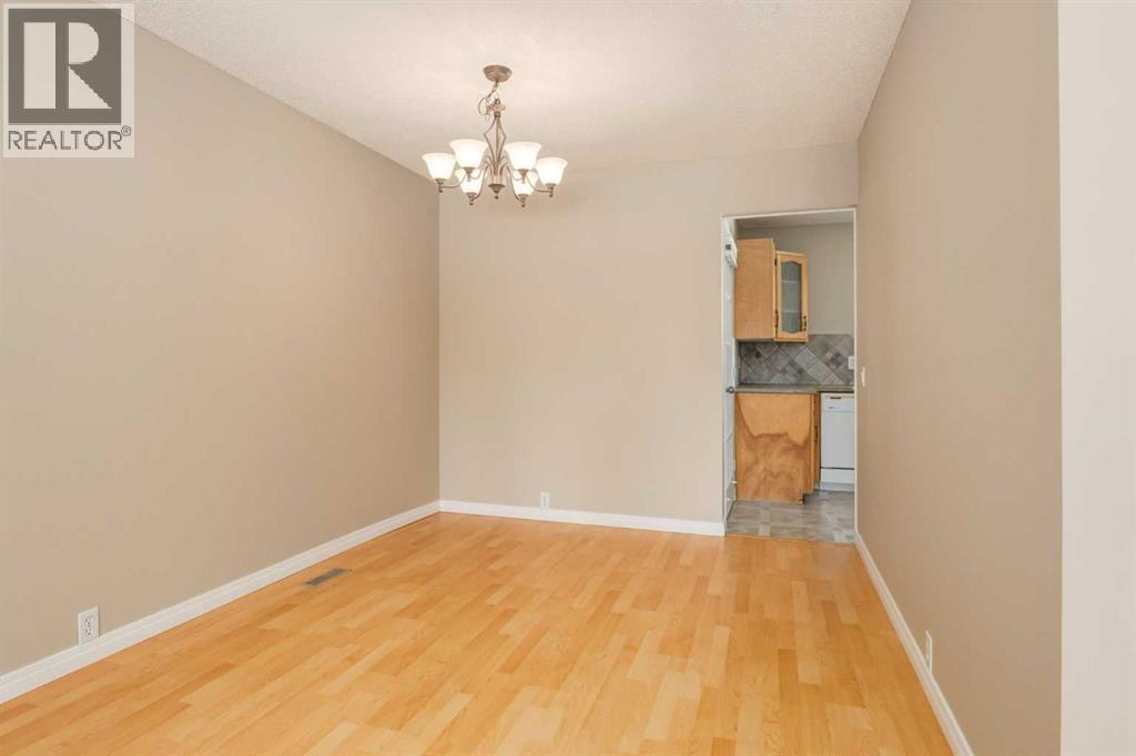 728 Canfield Place Sw, Calgary, Alberta  T2W 1K6 - Photo 9 - A2343353