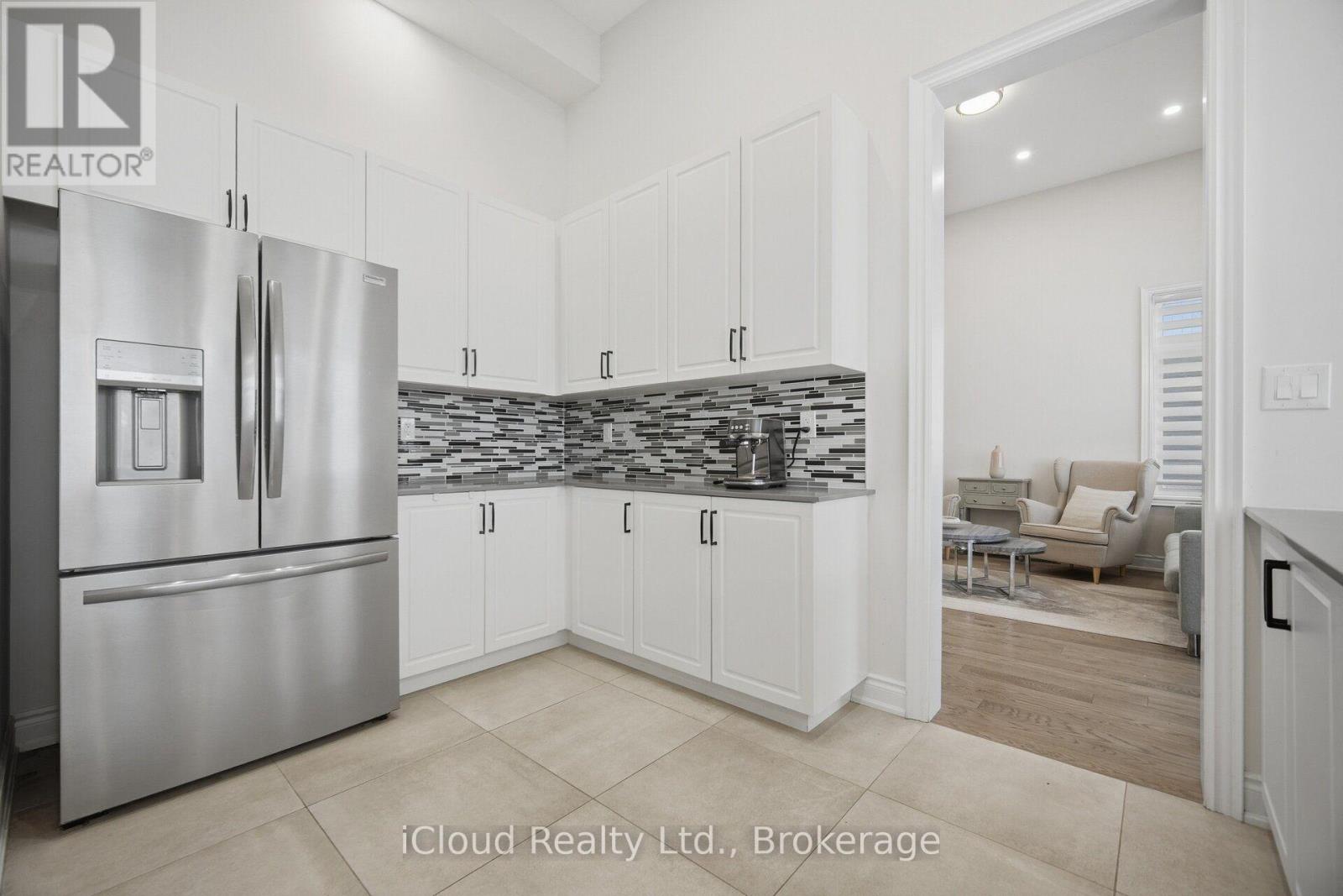 1400 Yellow Rose Circle, Oakville, Ontario  L6M 5L3 - Photo 10 - W13832432