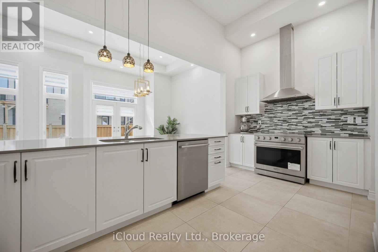 1400 Yellow Rose Circle, Oakville, Ontario  L6M 5L3 - Photo 11 - W13832432