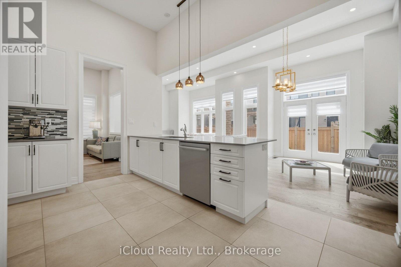 1400 Yellow Rose Circle, Oakville, Ontario  L6M 5L3 - Photo 13 - W13832432