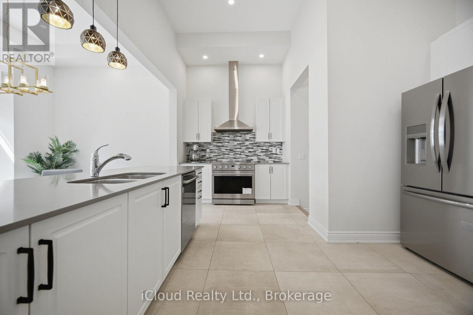 1400 Yellow Rose Circle, Oakville, Ontario  L6M 5L3 - Photo 9 - W13832432