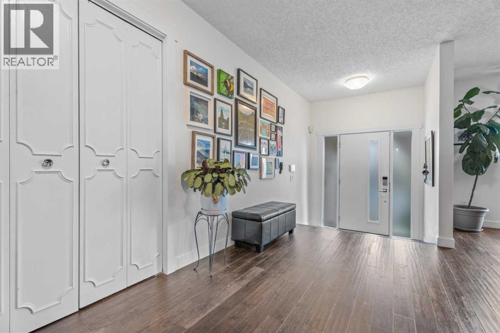 135 Cantree Place SW, Calgary, Alberta  T2W 2K2 - Photo 5 - A2346960