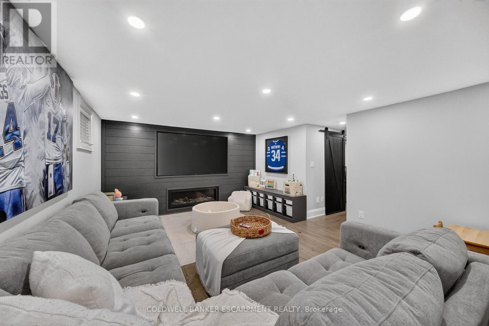 18 Meadvale Road, Halton Hills, Ontario  L7J 2K8 - Photo 32 - W13832468