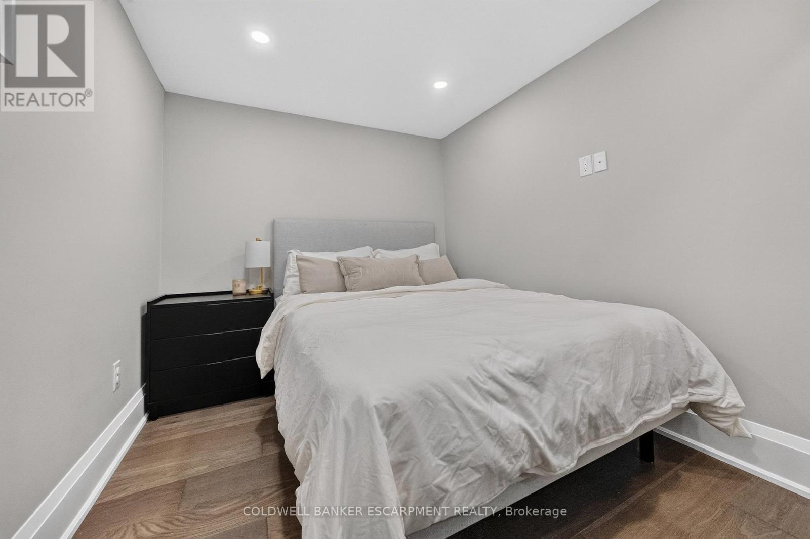 18 Meadvale Road, Halton Hills, Ontario  L7J 2K8 - Photo 37 - W13832468