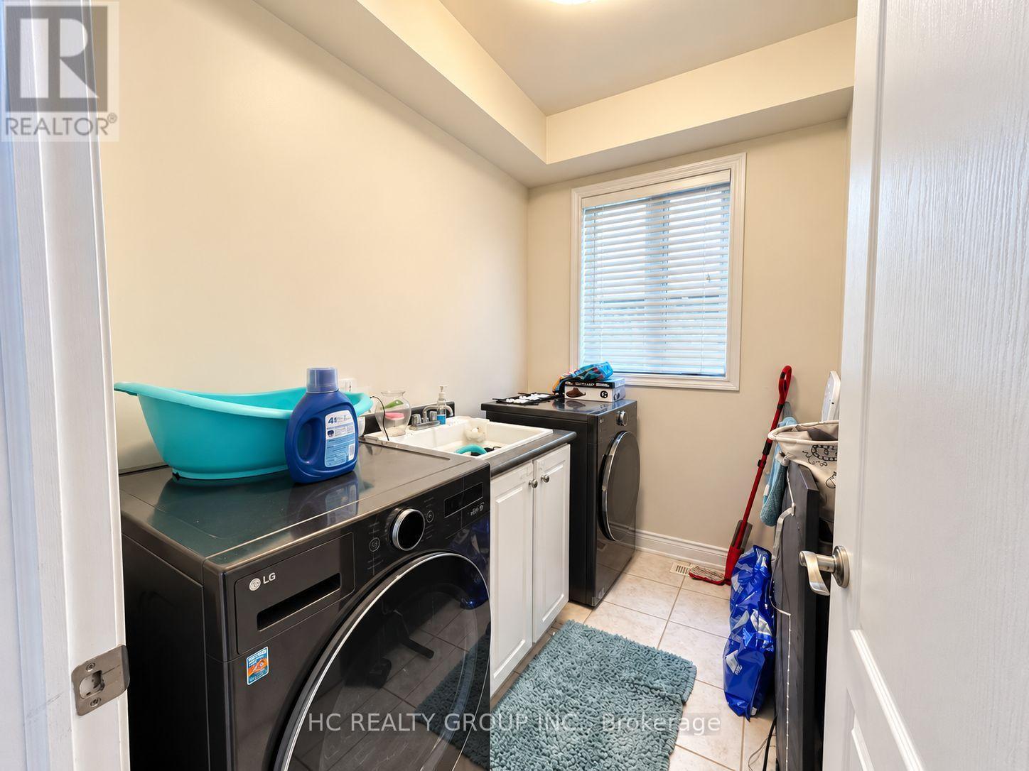 253 Rutherford Road, Bradford West Gwillimbury, Ontario  L3Z 0X4 - Photo 8 - N13705356