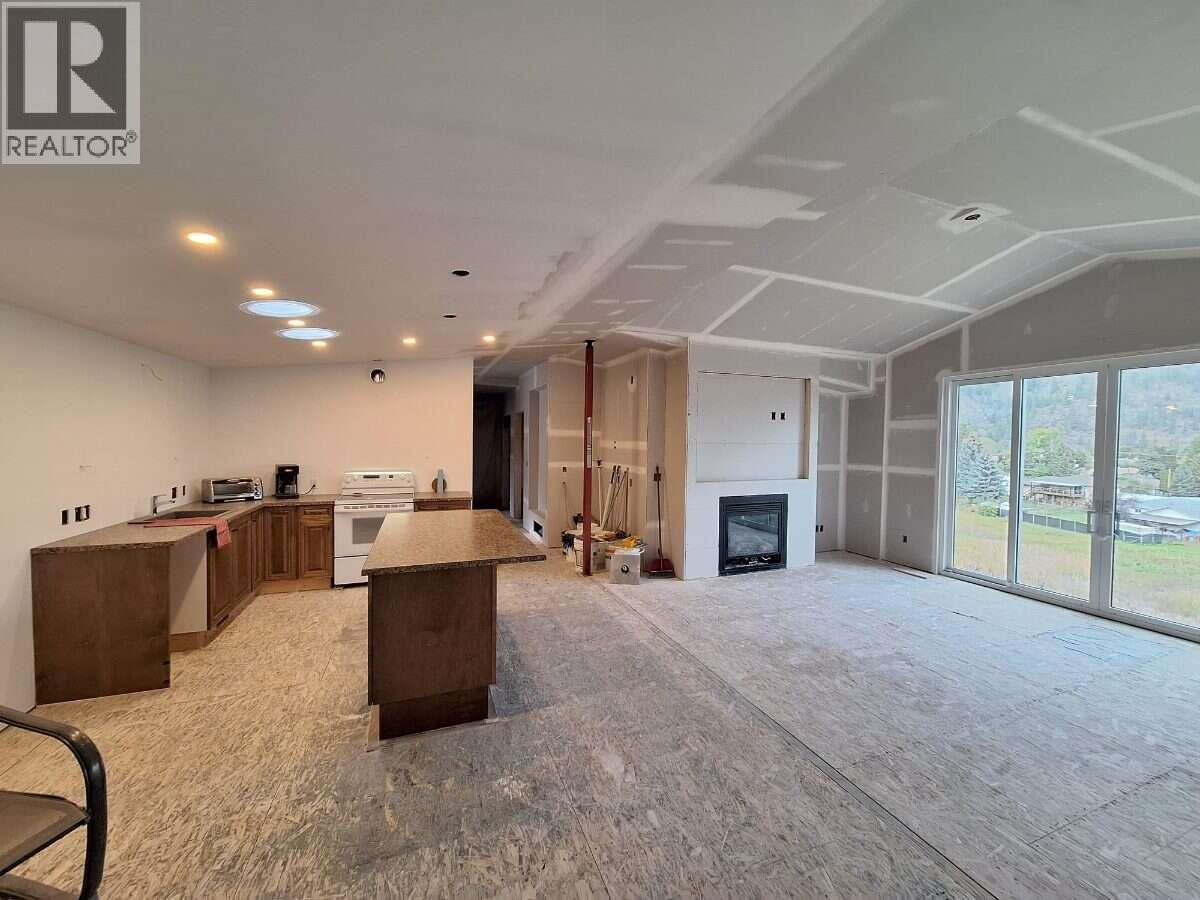 7614 Mccallum View Drive, Grand Forks, British Columbia  V0H 1H2 - Photo 10 - 10391375