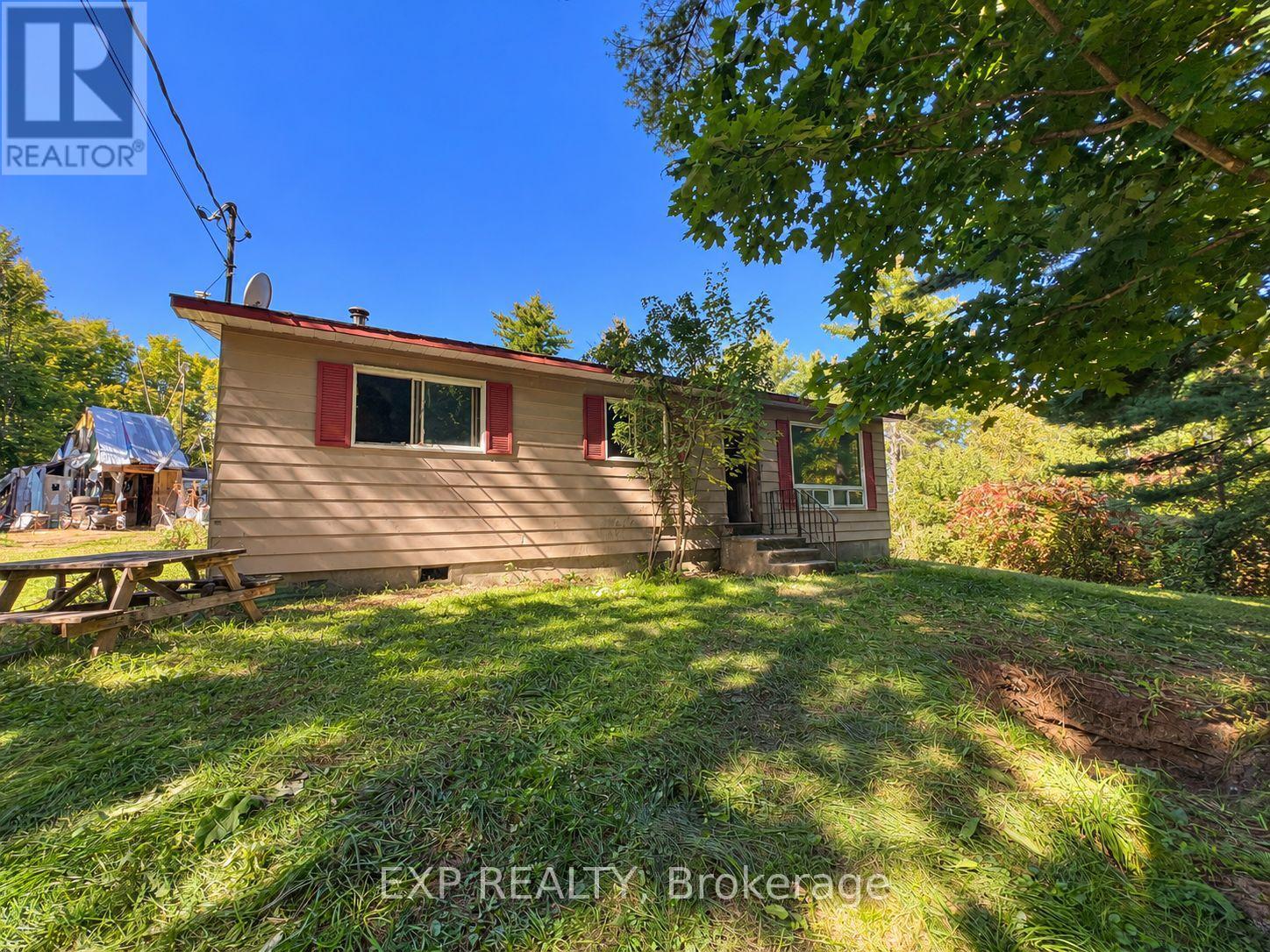 942 BATHURST 9TH CONCESSION ROAD, Tay Valley, Ontario