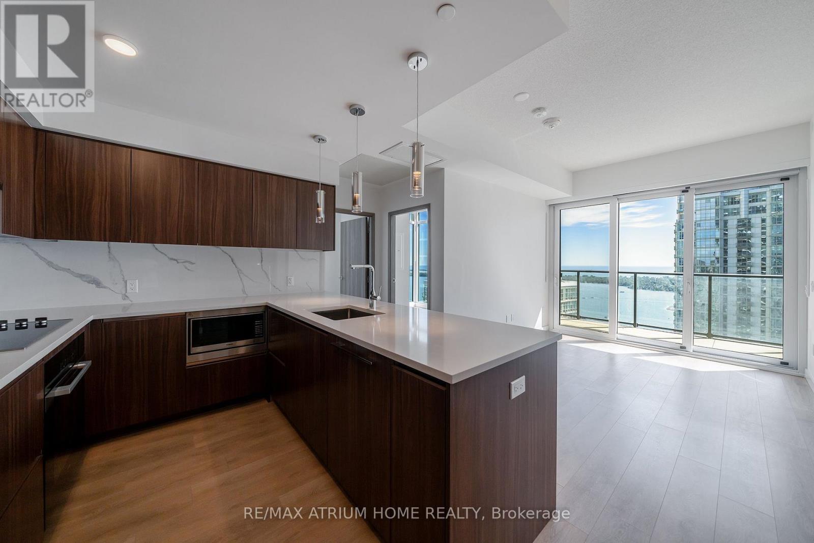 4510 - 3 Concord Cityplace Way, Toronto, Ontario  M5V 0X4 - Photo 11 - C13832498