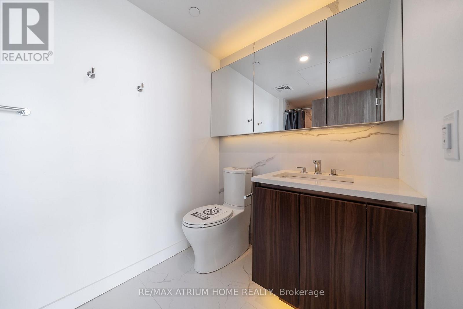 4510 - 3 Concord Cityplace Way, Toronto, Ontario  M5V 0X4 - Photo 19 - C13832498