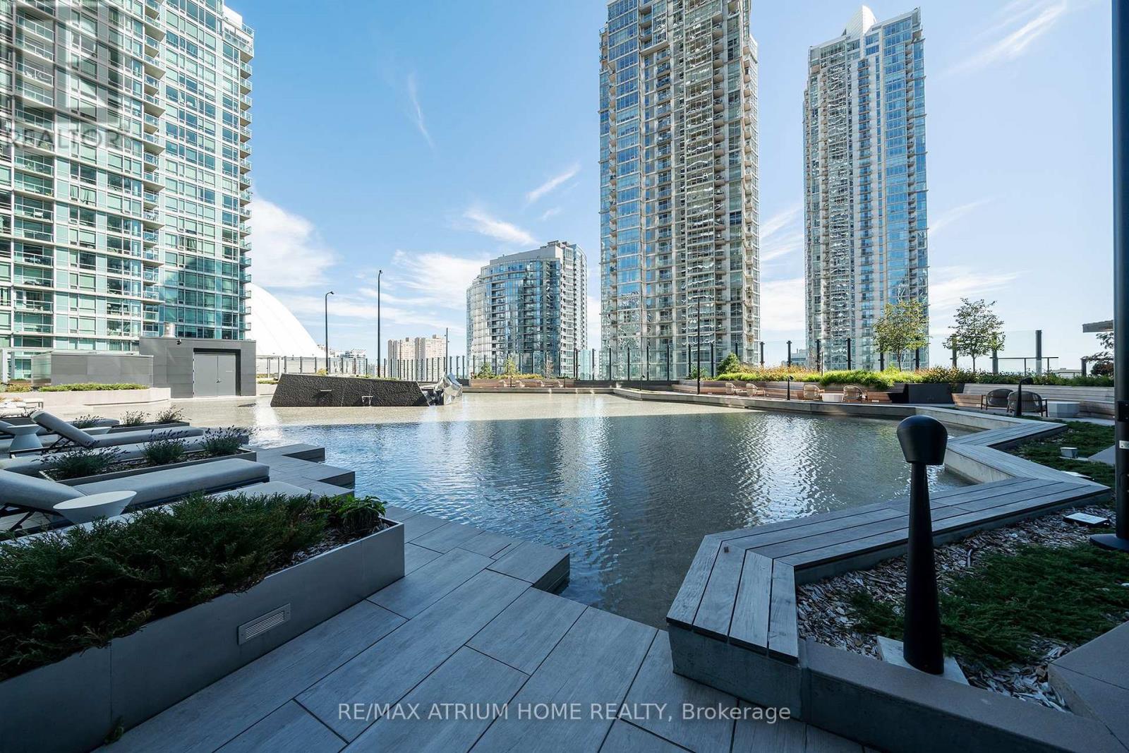 4510 - 3 Concord Cityplace Way, Toronto, Ontario  M5V 0X4 - Photo 2 - C13832498