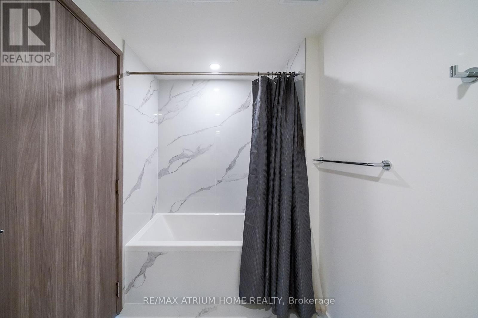 4510 - 3 Concord Cityplace Way, Toronto, Ontario  M5V 0X4 - Photo 20 - C13832498