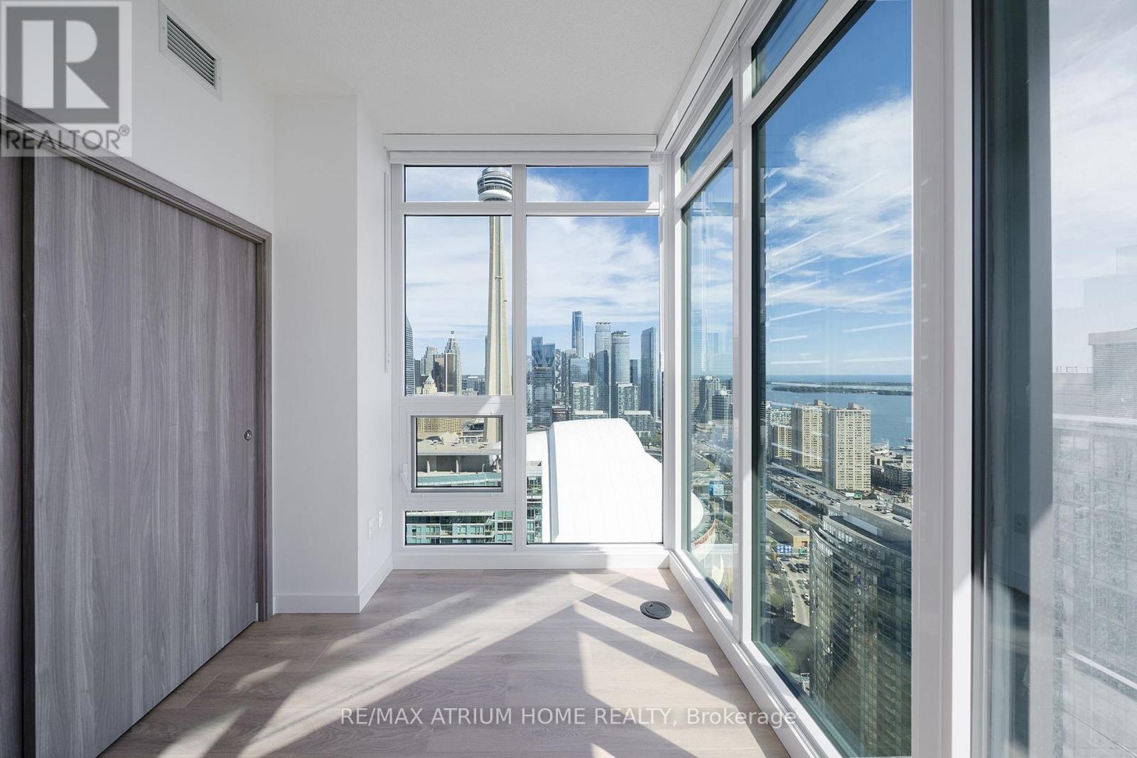 4510 - 3 Concord Cityplace Way, Toronto, Ontario  M5V 0X4 - Photo 6 - C13832498