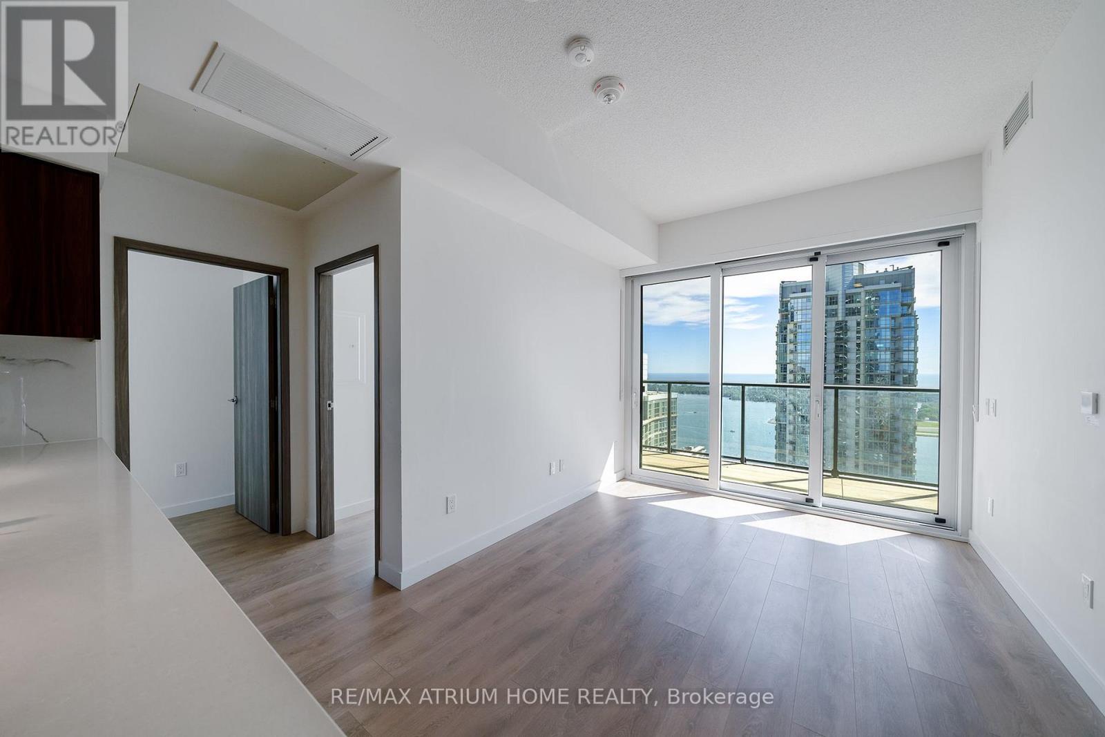4510 - 3 Concord Cityplace Way, Toronto, Ontario  M5V 0X4 - Photo 7 - C13832498