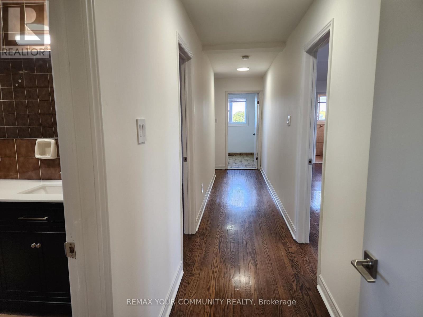 2nd Floor - 214 Pellatt Avenue, Toronto, Ontario  M9N 2P6 - Photo 11 - W13813292