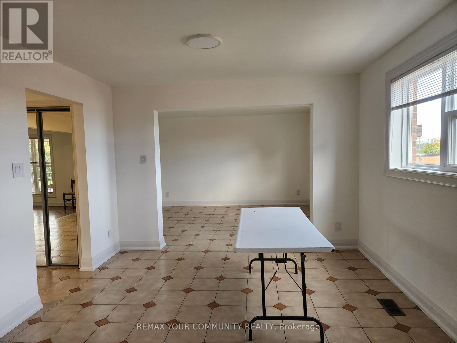 2nd Floor - 214 Pellatt Avenue, Toronto, Ontario  M9N 2P6 - Photo 8 - W13813292
