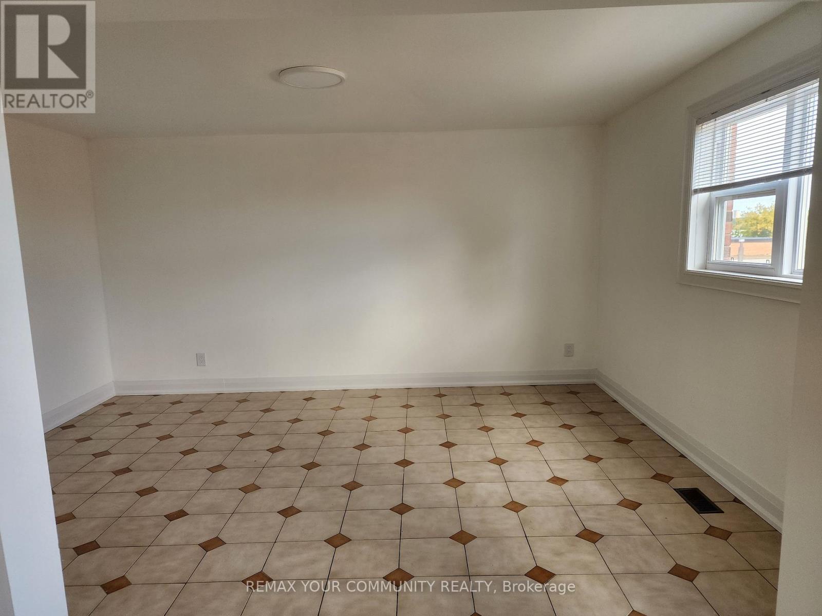 2nd Floor - 214 Pellatt Avenue, Toronto, Ontario  M9N 2P6 - Photo 9 - W13813292