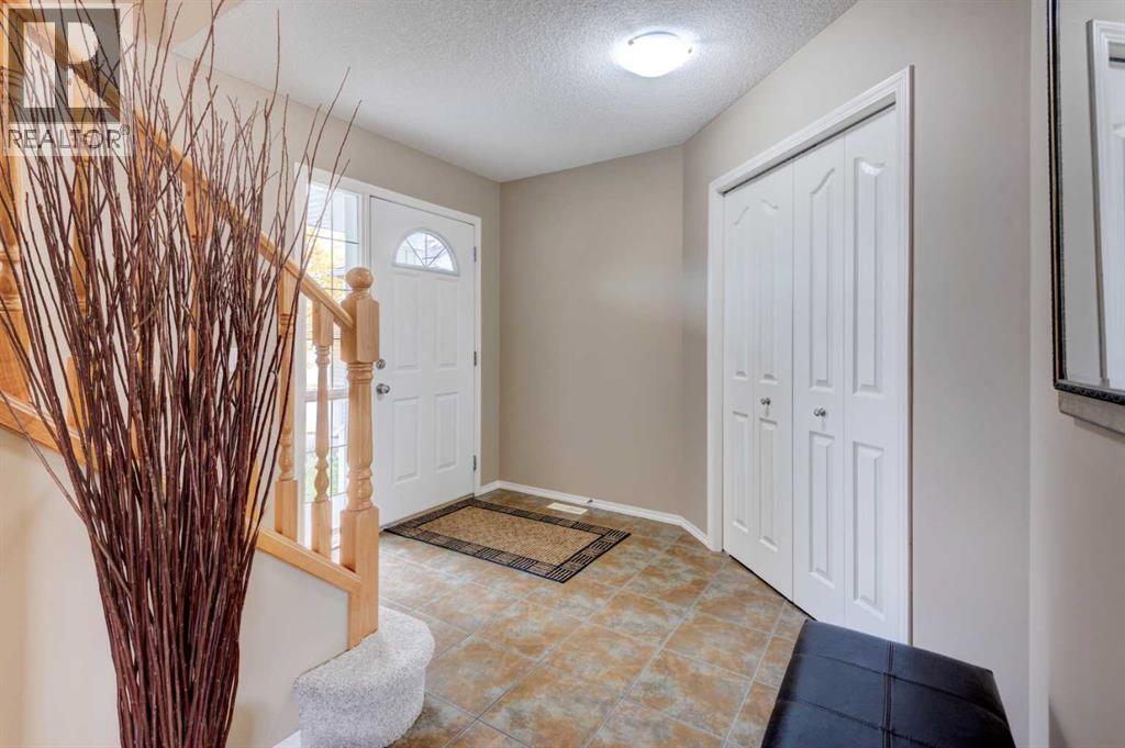 10 Cranfield Park Se, Calgary, Alberta  T3M 1B2 - Photo 3 - A2348033