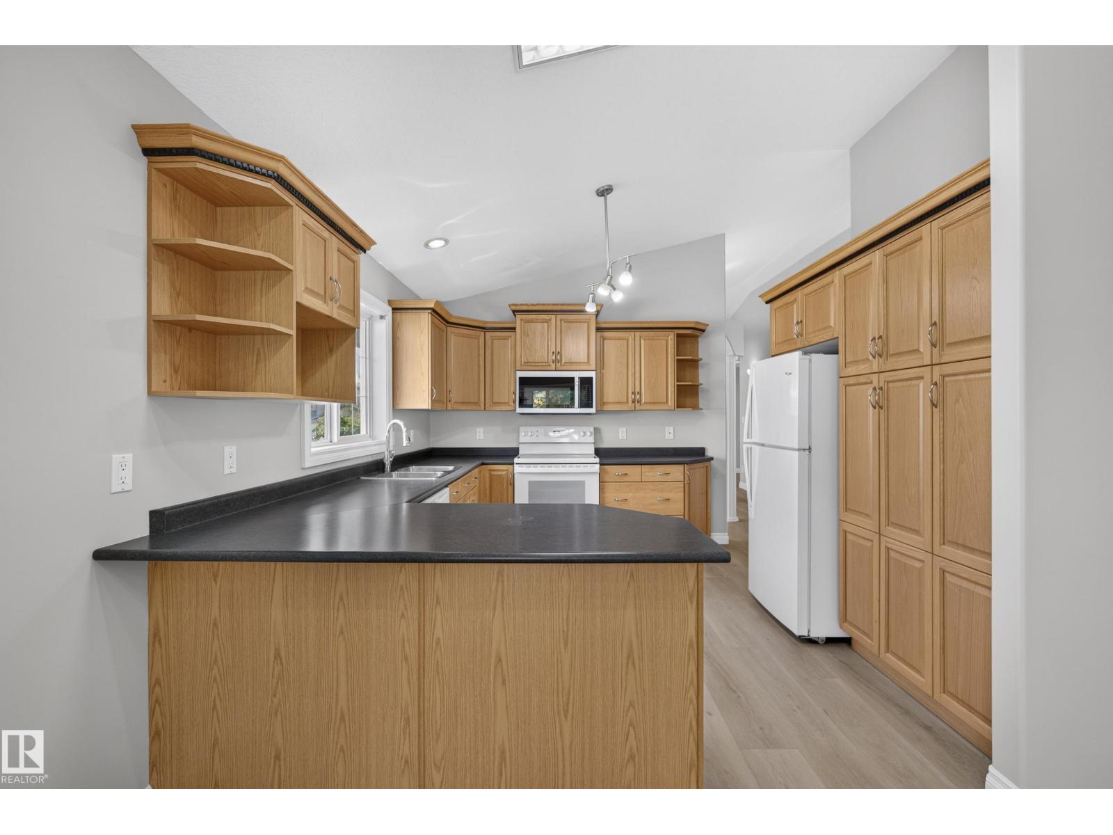 15216 49 St Nw, Edmonton, Alberta  T5Y 3C1 - Photo 13 - E4510622
