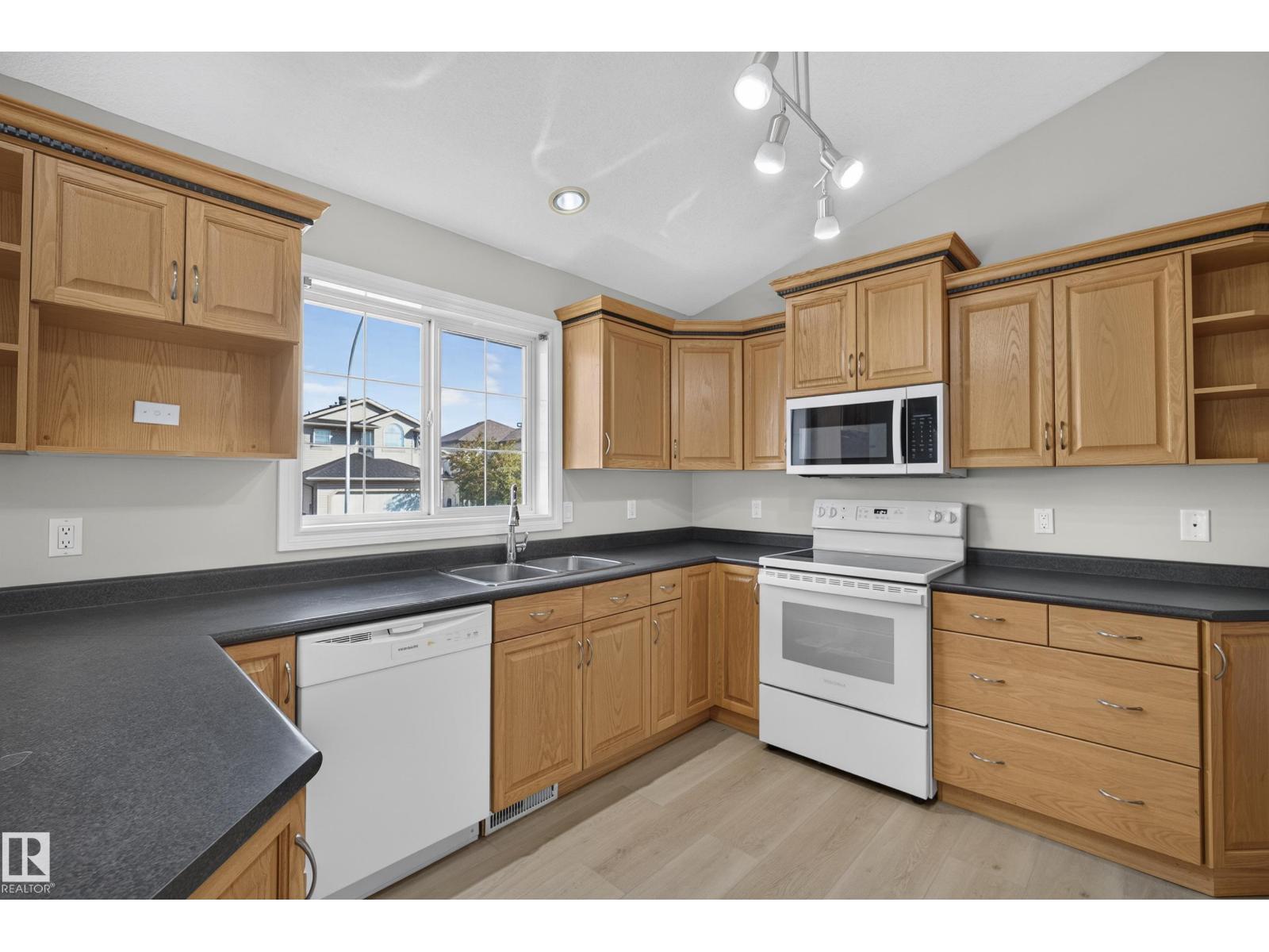 15216 49 St Nw, Edmonton, Alberta  T5Y 3C1 - Photo 14 - E4510622
