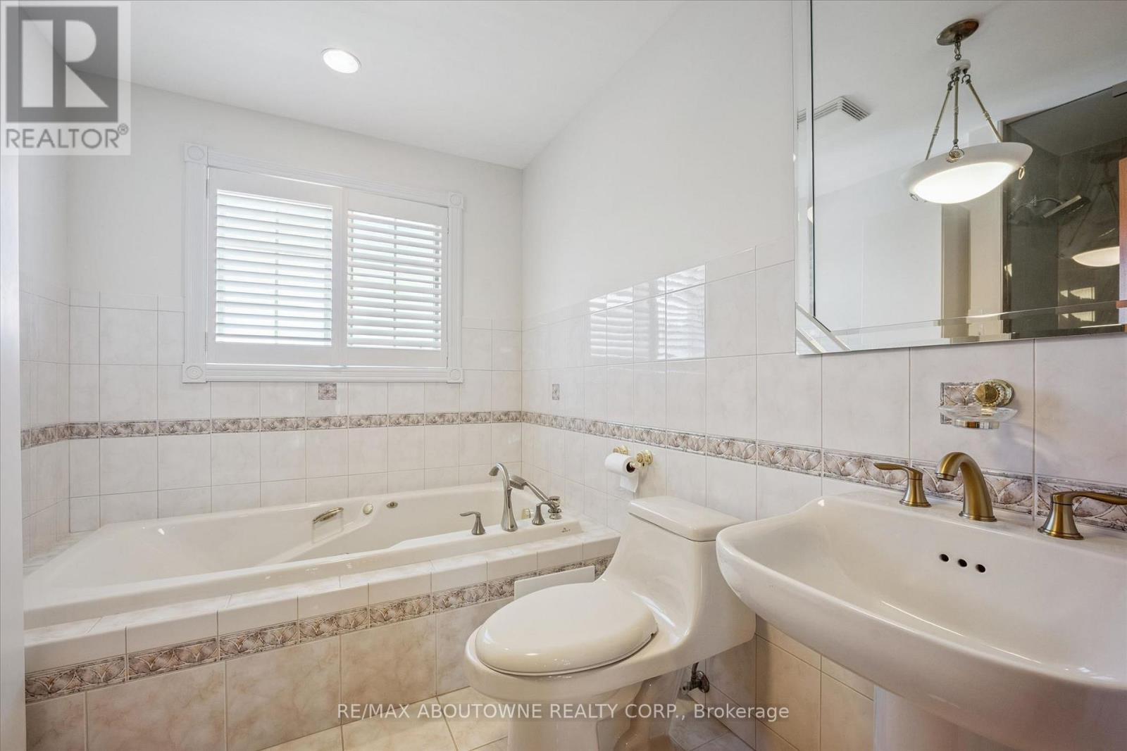 6 Fourseasons Drive, Hamilton, Ontario  L8E 5Y5 - Photo 29 - X13832394
