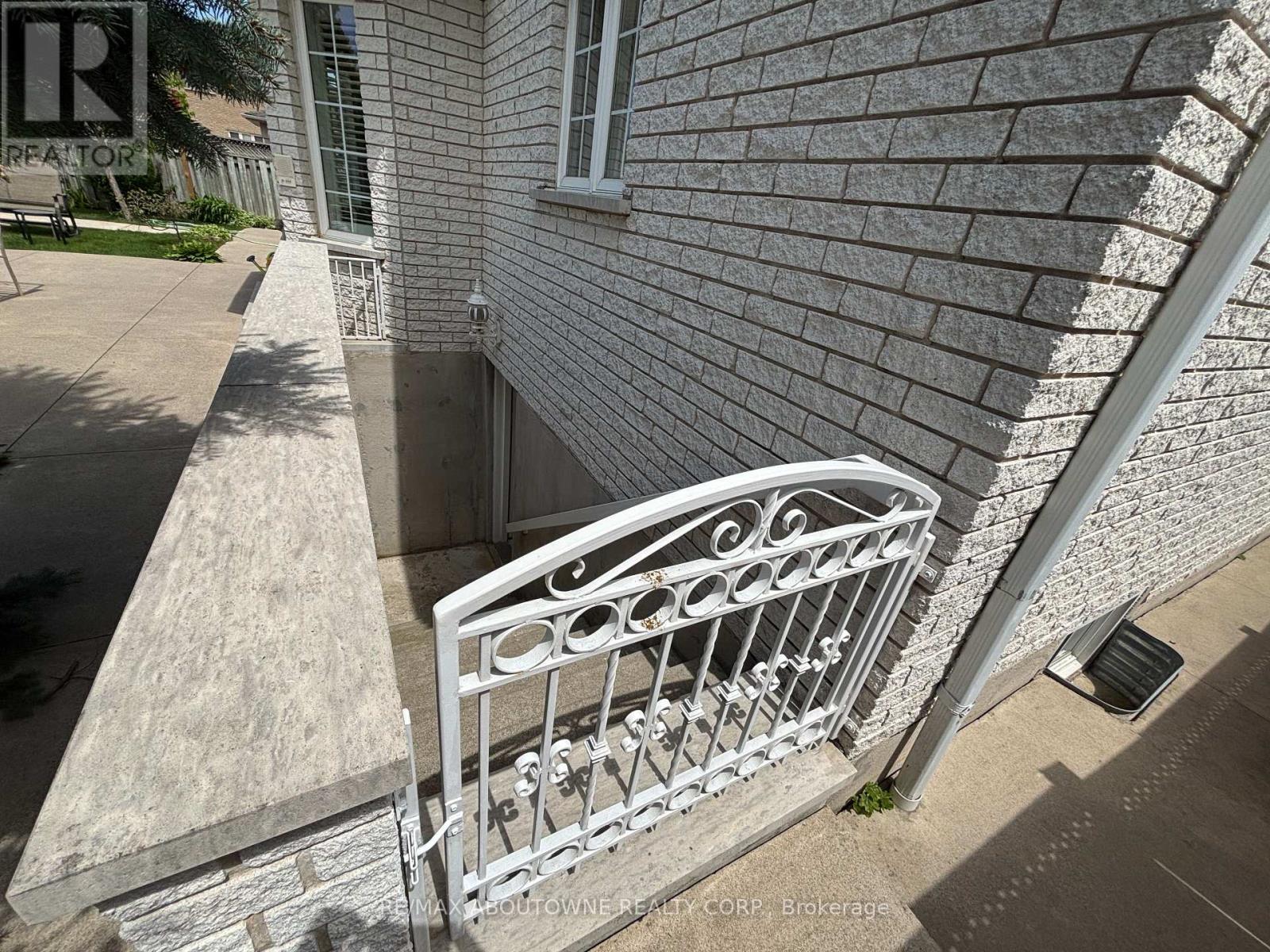 6 Fourseasons Drive, Hamilton, Ontario  L8E 5Y5 - Photo 49 - X13832394