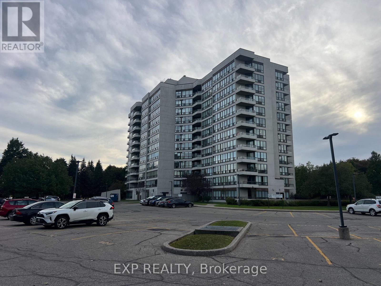 412 - 10 Laurelcrest Street, Brampton, Ontario  L6S 5Y3 - Photo 3 - W13832546