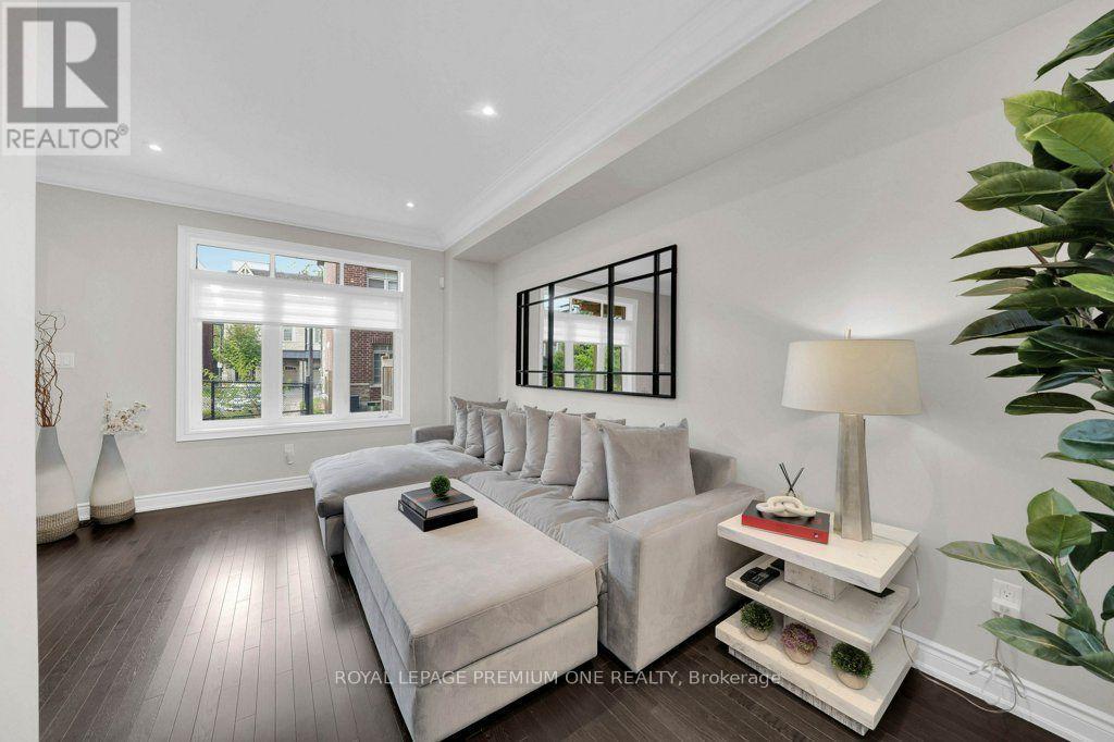 86 Glazebrook Drive, Vaughan, Ontario  L4L 0H9 - Photo 4 - N13831806