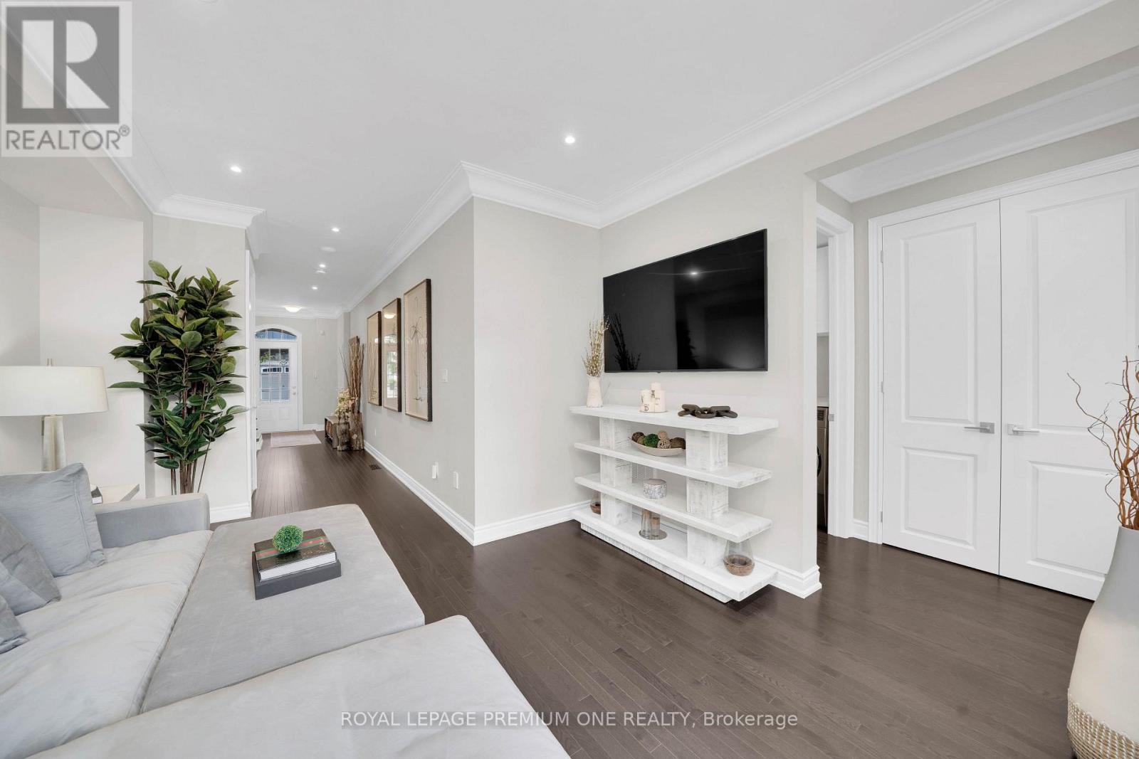 86 Glazebrook Drive, Vaughan, Ontario  L4L 0H9 - Photo 5 - N13831806