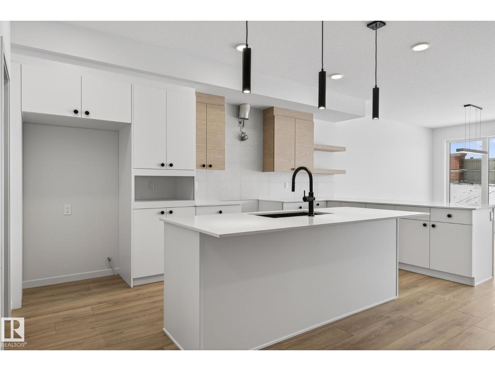 8108 230 Street Nw, Edmonton, Alberta  T5T 7Y1 - Photo 4 - E4492528