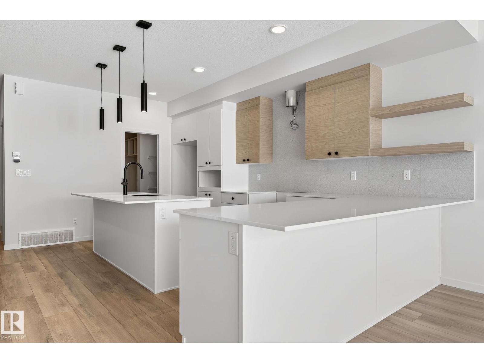 8108 230 Street Nw, Edmonton, Alberta  T5T 7Y1 - Photo 8 - E4492528