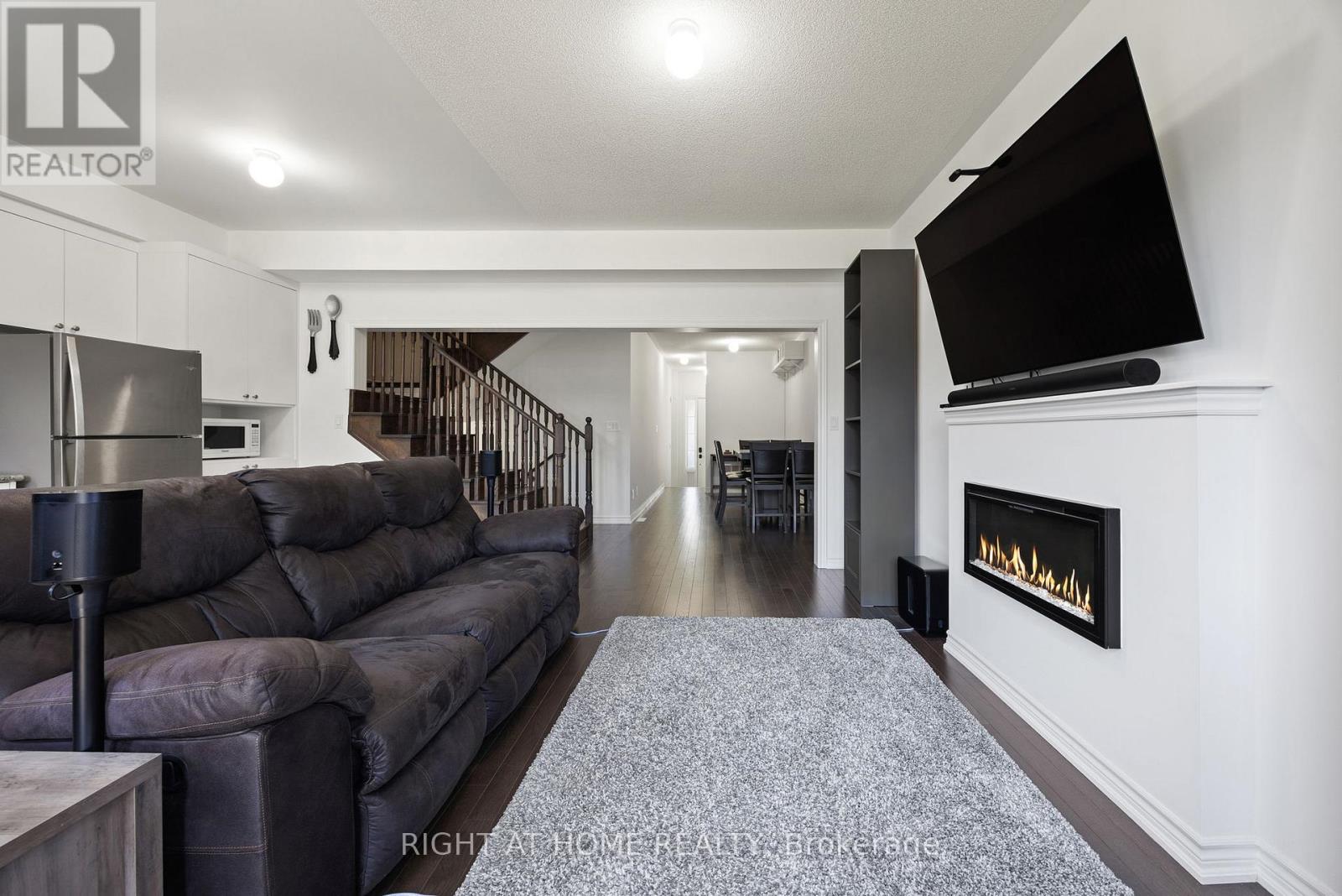 51 Peter Hogg Court, Whitby, Ontario  L1P 0N2 - Photo 10 - E13832568