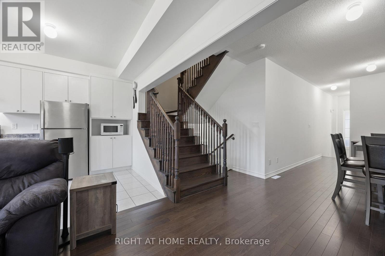51 Peter Hogg Court, Whitby, Ontario  L1P 0N2 - Photo 11 - E13832568