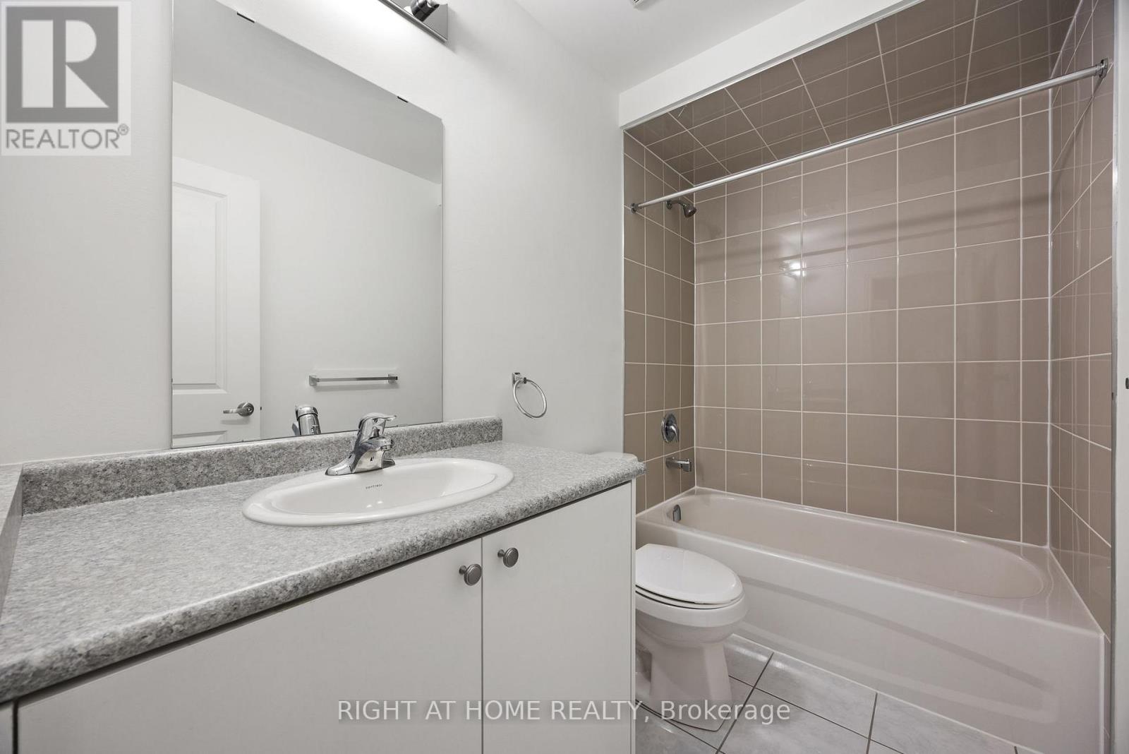 51 Peter Hogg Court, Whitby, Ontario  L1P 0N2 - Photo 12 - E13832568