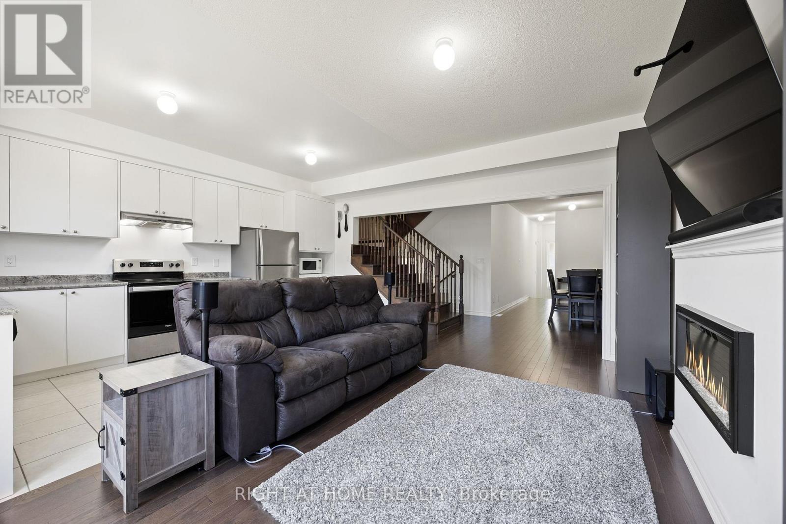51 Peter Hogg Court, Whitby, Ontario  L1P 0N2 - Photo 9 - E13832568