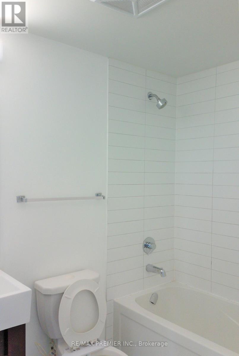 404 - 840 Queens Plate Drive, Toronto, Ontario  M9W 0E7 - Photo 5 - W13832574