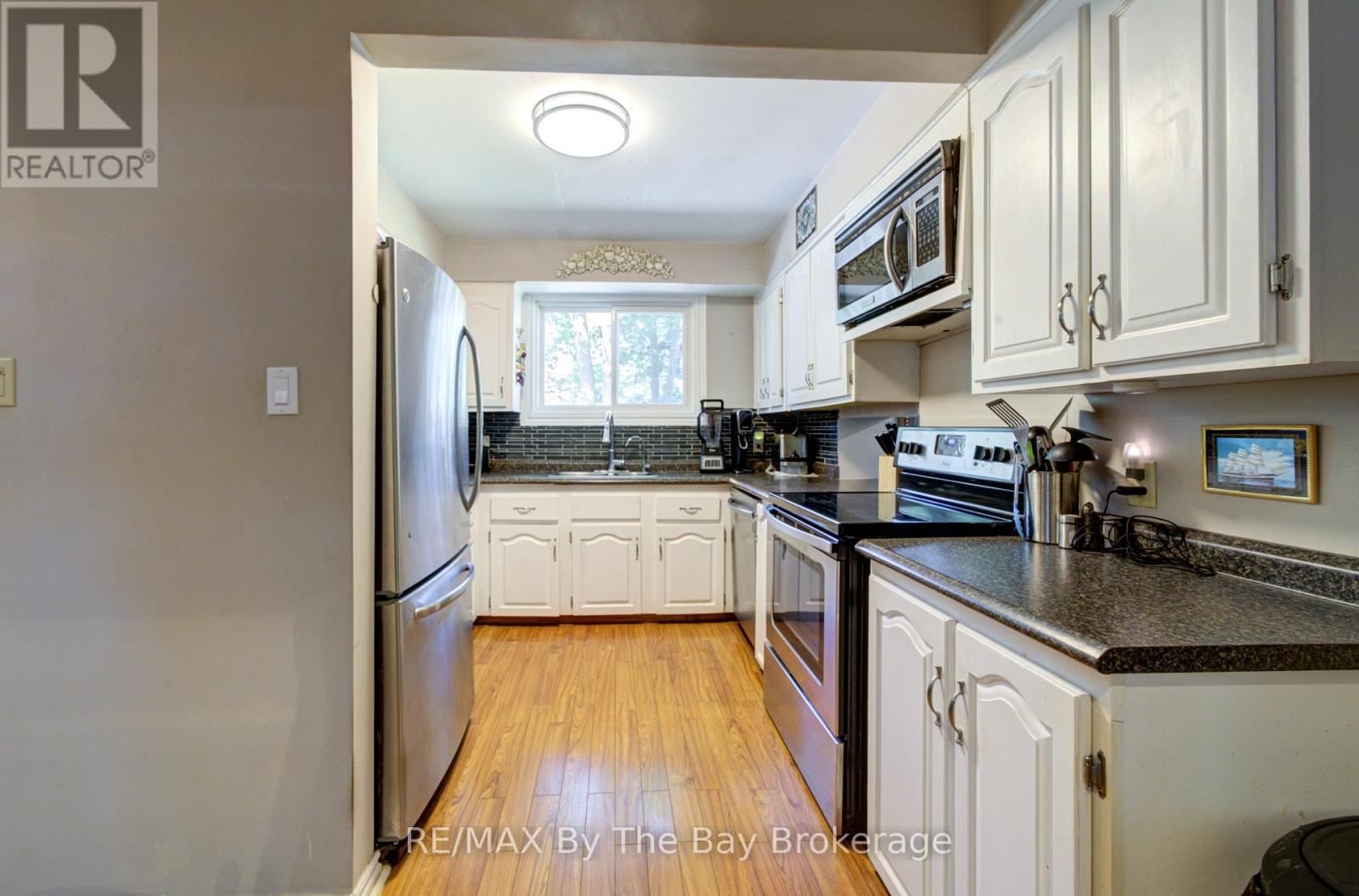 1693 River Road W, Wasaga Beach, Ontario  L9Z 2S2 - Photo 10 - S13832594
