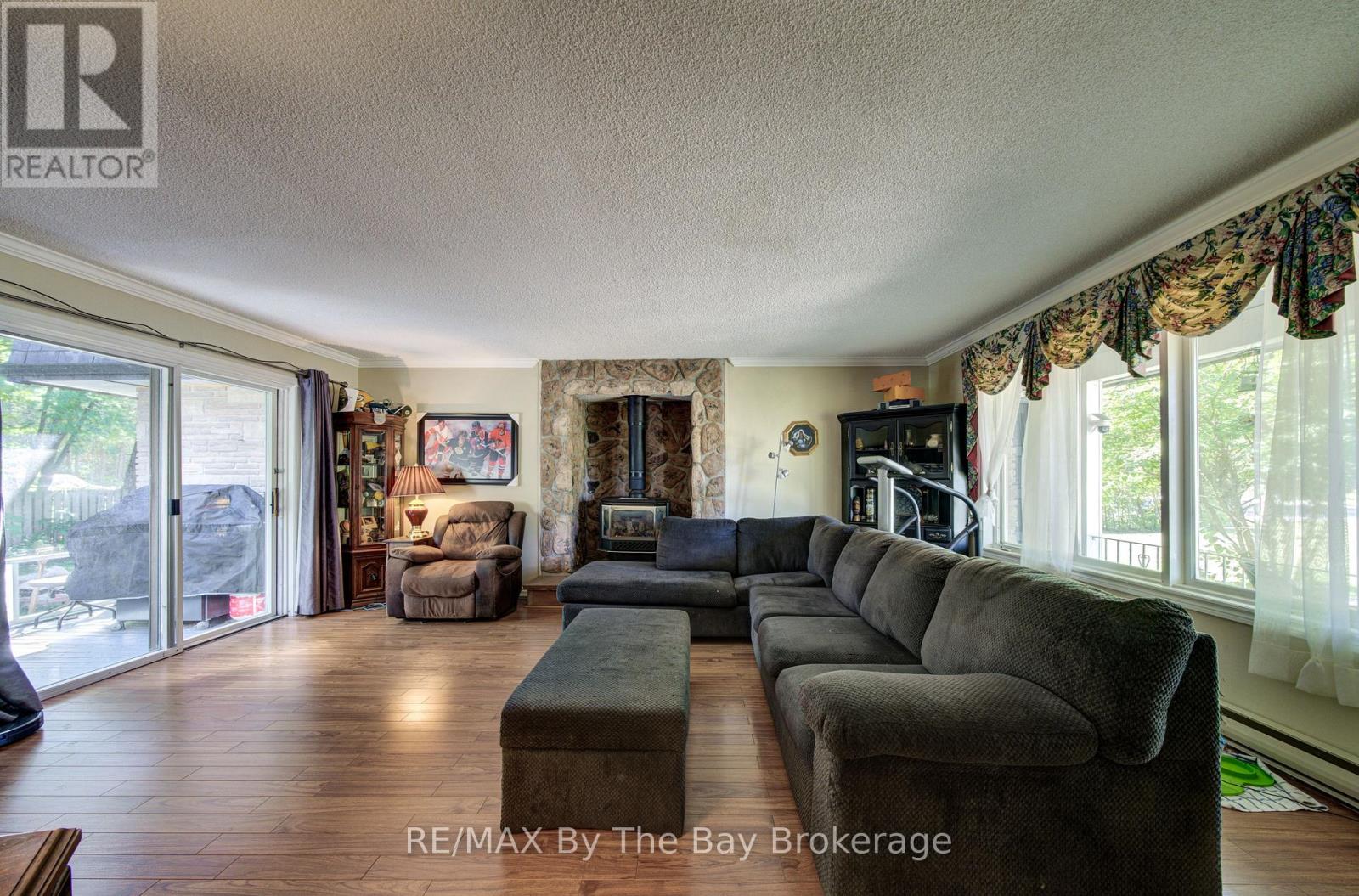 1693 River Road W, Wasaga Beach, Ontario  L9Z 2S2 - Photo 20 - S13832594