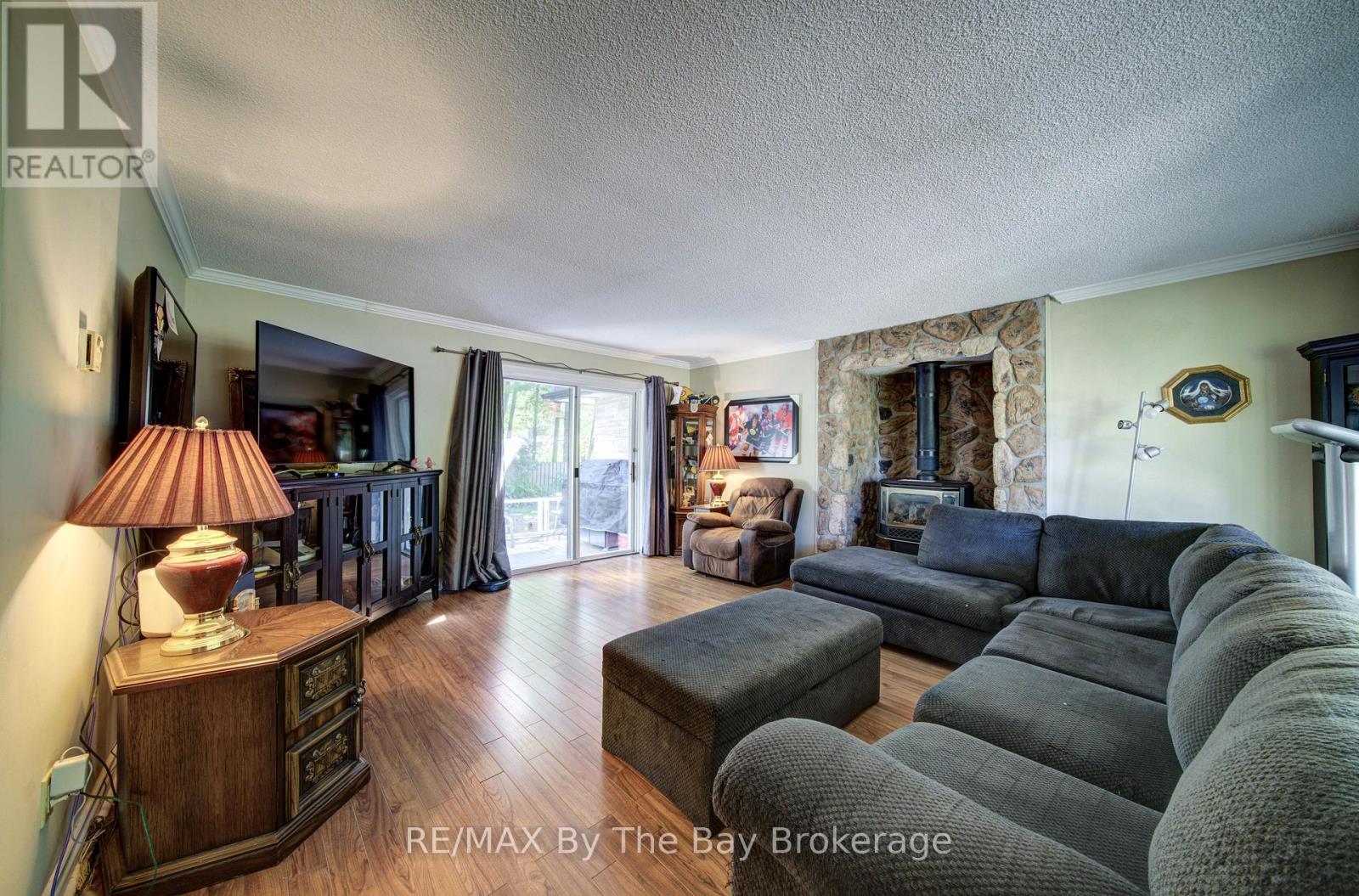 1693 River Road W, Wasaga Beach, Ontario  L9Z 2S2 - Photo 21 - S13832594